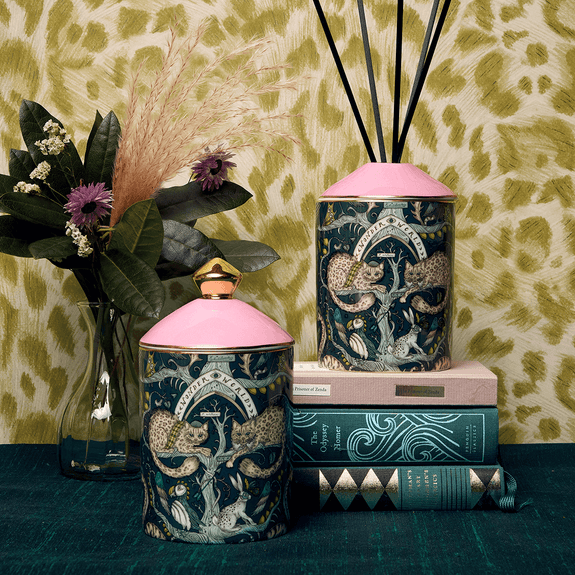 The Wonder World Diffuser features animals from the Scottish highlands on the front of the vessel as well as real gold details, the scent is Bluebell with Musk base notes