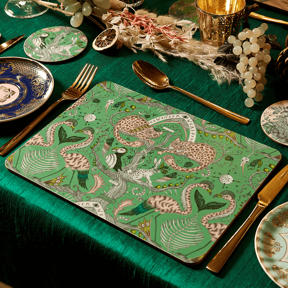 Green | Medium | Large | 1 | 4 |