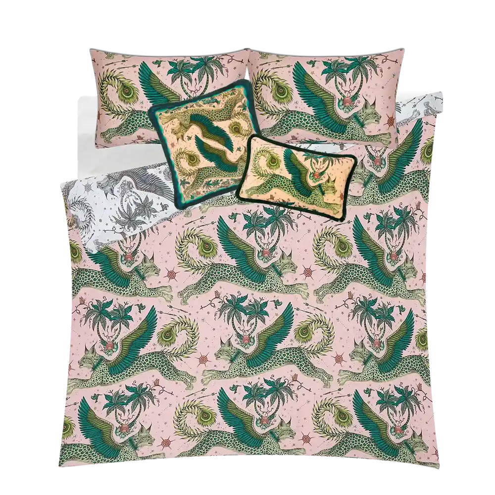 Lynx Bedding and Velvet Cushion Set