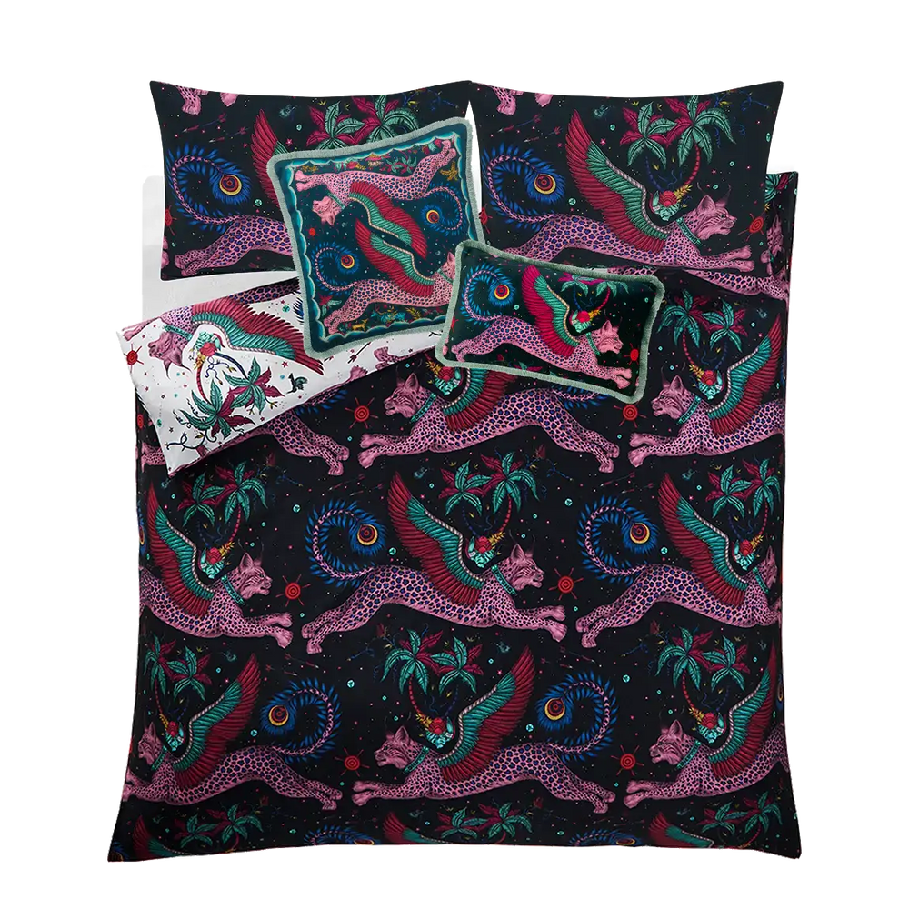 Lynx Bedding and Velvet Cushion Set